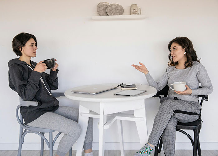 Couple Breaks Up After Bride Changes Her Mind About Making The Bridal Party Bleach Their Hair