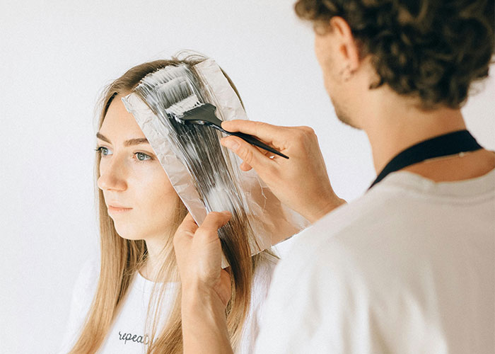 Couple Breaks Up After Bride Changes Her Mind About Making The Bridal Party Bleach Their Hair