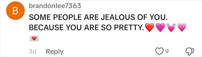 Woman Begs People To &ldquo;Stop Hating&rdquo; On Her Body After Disneyland Visitors Cruelly Stare And Laugh