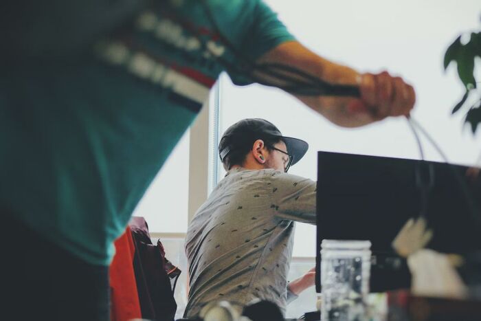 30 Cleaners Who Got Grossed Out On The Job Share The Nastiest Things They've Encountered