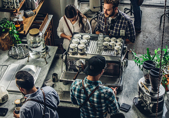 American Man&rsquo;s Rant About European Caf&eacute;s Banning Laptop Users Backfires