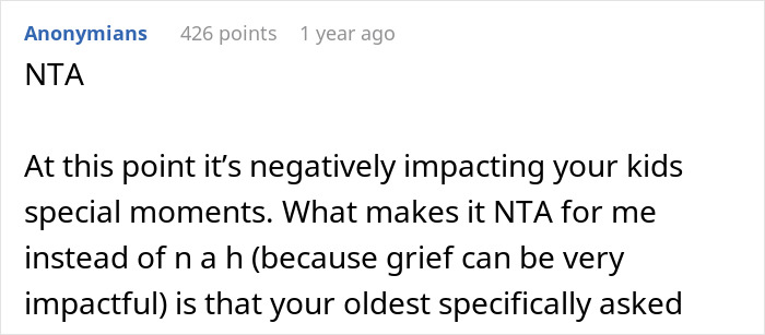 Woman Interrupts Daughter&rsquo;s 13th B-Day To Grieve Her Grandma, Husband Tells Her She Has To Stop