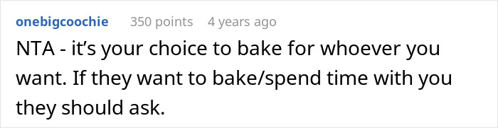 Teen Shows Off His GF’s Scrap Book Of 100 Desserts He Baked For Her, Family Is Furious Teen Shows Off His GF’s Scrap Book Of 100 Desserts He Baked For Her, Family Is Furious