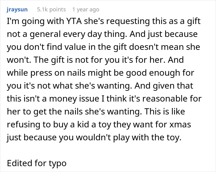 Woman Expects Daughter To Get Cheap Press-On Nails Over Acrylic Ones, Netizens Bash Her Woman Expects Daughter To Get Cheap Press-On Nails Over Acrylic Ones, Netizens Bash Her