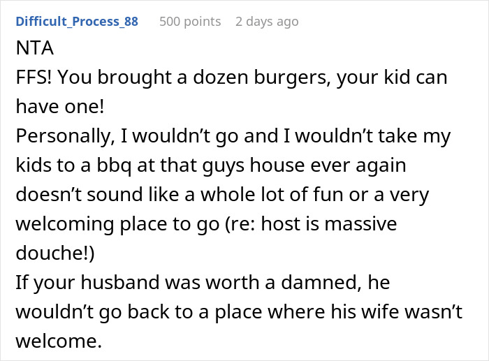 Mom Accidentally Causes Drama At BBQ When She Gives A Burger To Son Who Wasn’t Given One Mom Accidentally Causes Drama At BBQ When She Gives A Burger To Son Who Wasn’t Given One