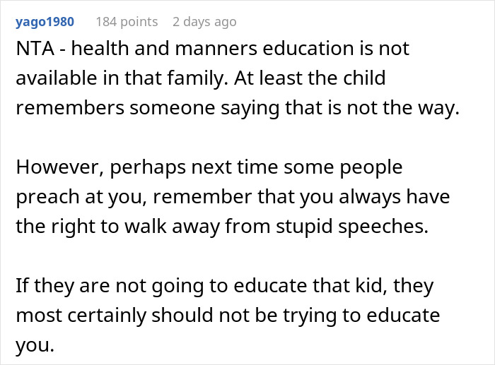 Person Earns Random Fam’s Anger By Reporting Their Kid To Costco Staff For Licking All The Sauces Person Earns Random Fam’s Anger By Reporting Their Kid To Costco Staff For Licking All The Sauces