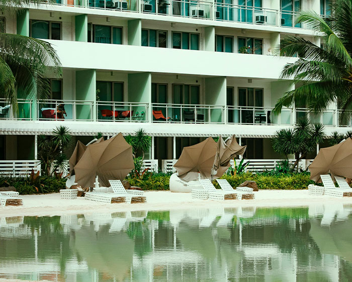 50 Things That Resort Workers Wish They Didn’t Witness