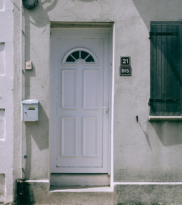 29 Airbnb Horror Stories That Are Pretty Scary