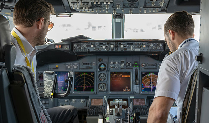 Single Mom Wonders If She’s A Jerk For Expecting Her Pilot Brother To Keep Giving Her Cheap Tickets