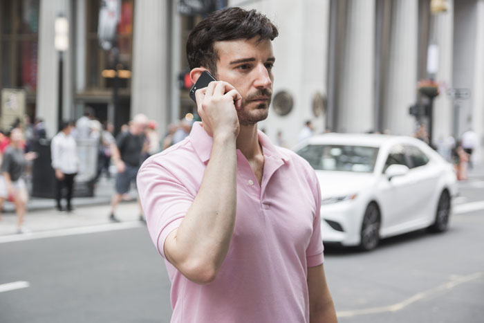 Man Racked With Guilt For Leaving MIL Alone To Fight Off 4 Drunk Men, Seeks Advice Online