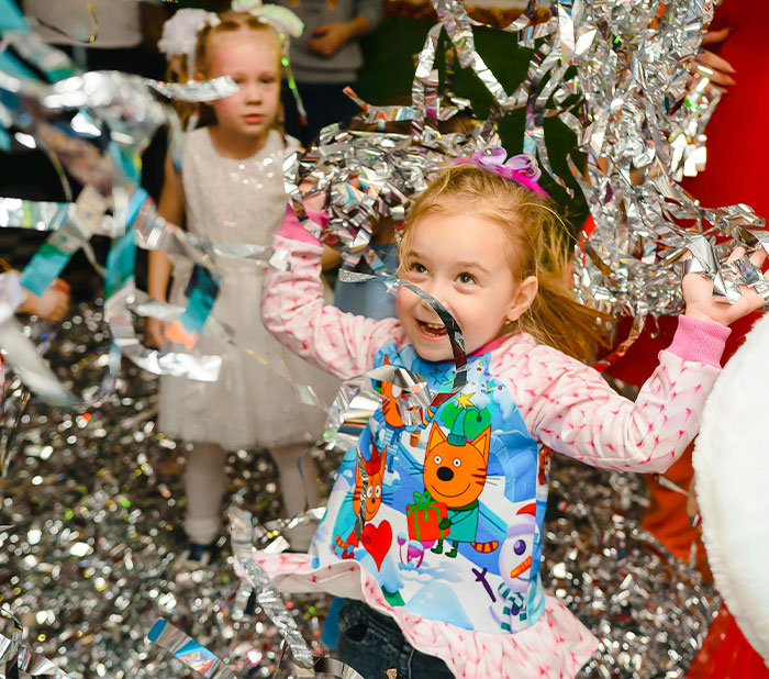 Woman Kicked Out From B-Day Party After Giving Mom A Reality Check About How She Treats Son Woman Kicked Out From B-Day Party After Giving Mom A Reality Check About How She Treats Son