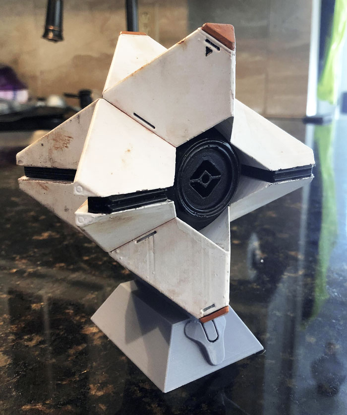 Destiny Was The First Game My Dad Really Got Into, So I Printed And Painted The Ghost For Father's Day  