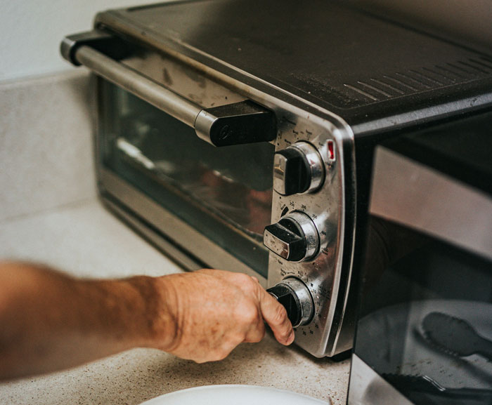 Man Seeks Guidance After Jewish Roommate Expects Him To Compromise His Lifestyle For His Religion