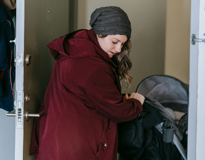 Man’s Secret GF Arrives On Cheated Wife’s Doorstep With Baby, Ready To Move In, Wife Calls Police