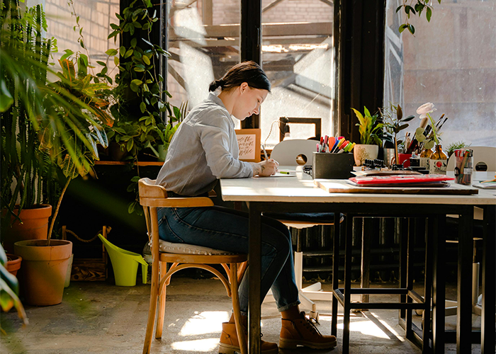 Man Publicly Shames A Childfree Woman, She Claps Back So Strongly That He Takes “Sick Leave” Man Publicly Shames A Childfree Woman, She Claps Back So Strongly That He Takes “Sick Leave”