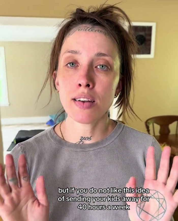 Homeschooling Mom Doesn&rsquo;t Teach Her Kids Anything They Don&rsquo;t Want, Happy To See 6YO Write &ldquo;Egg&rdquo;