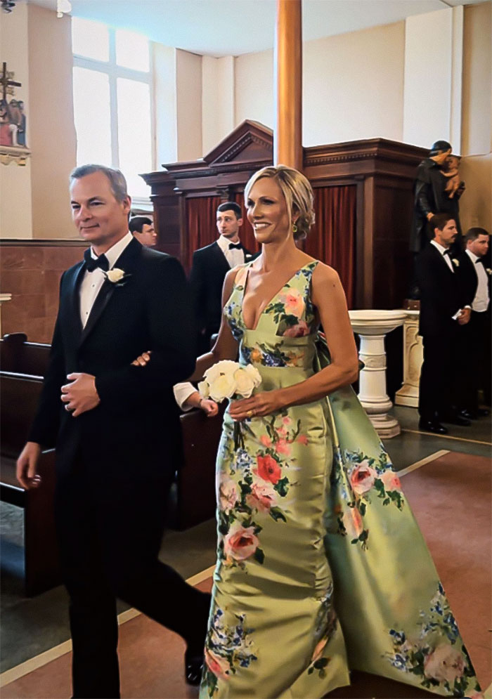 Mother-Of-The-Bride Accused Of &ldquo;Trying To Upstage Her Daughter&rdquo; After Dress Goes &ldquo;Mega Viral&rdquo;