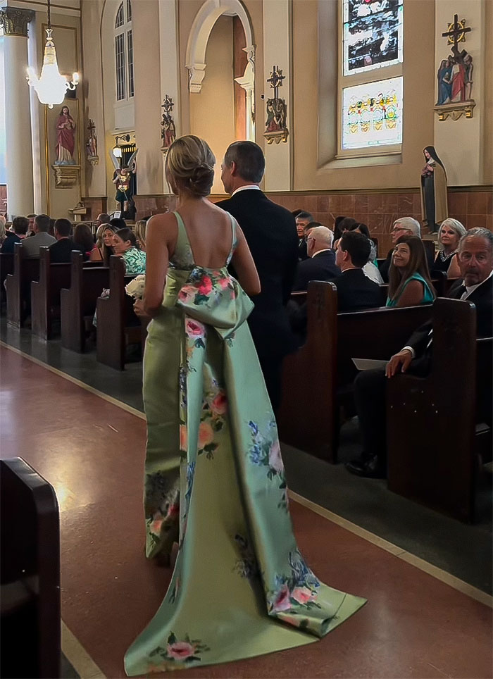 Mother-Of-The-Bride Accused Of &ldquo;Trying To Upstage Her Daughter&rdquo; After Dress Goes &ldquo;Mega Viral&rdquo;