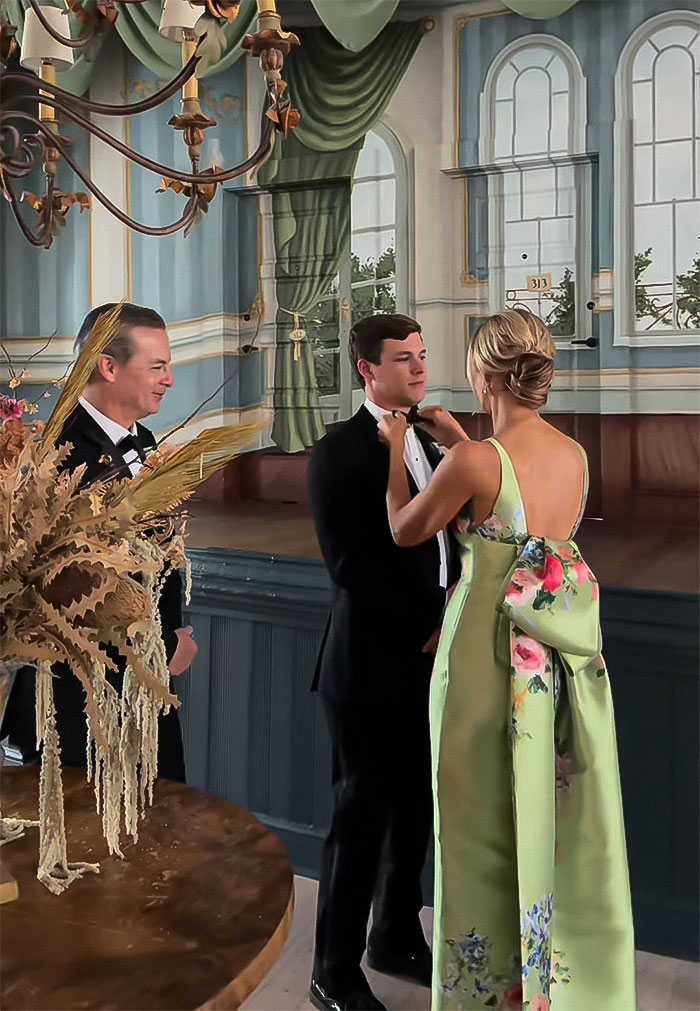 Mother-Of-The-Bride Accused Of &ldquo;Trying To Upstage Her Daughter&rdquo; After Dress Goes &ldquo;Mega Viral&rdquo;