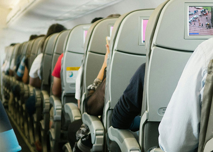 Rude Flight Passenger Is Put In His Place After Gate Attendant Maliciously Complies Perfectly