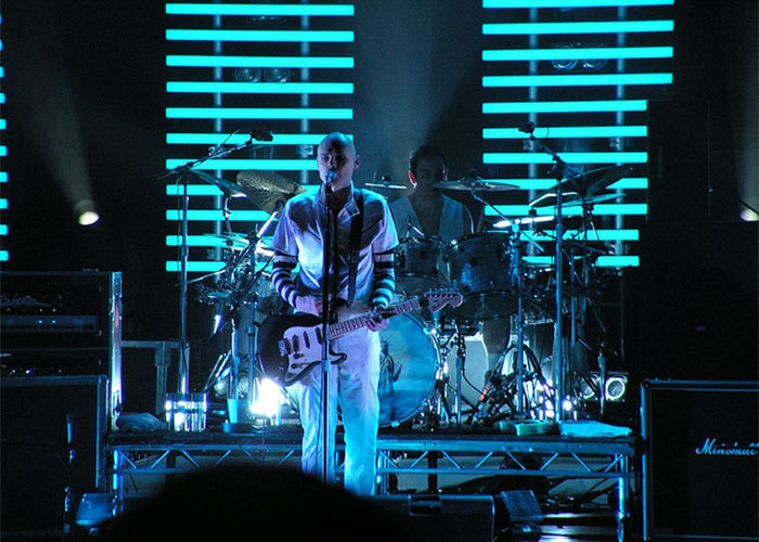 30 Times People Messed With Celebrities Enough To Get Blocked