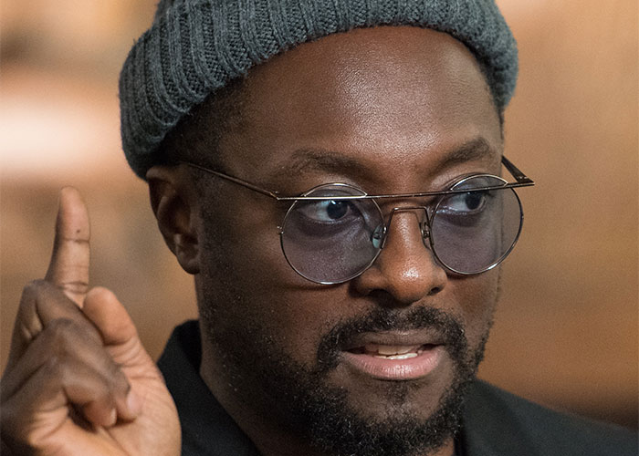 30 Times People Messed With Celebrities Enough To Get Blocked