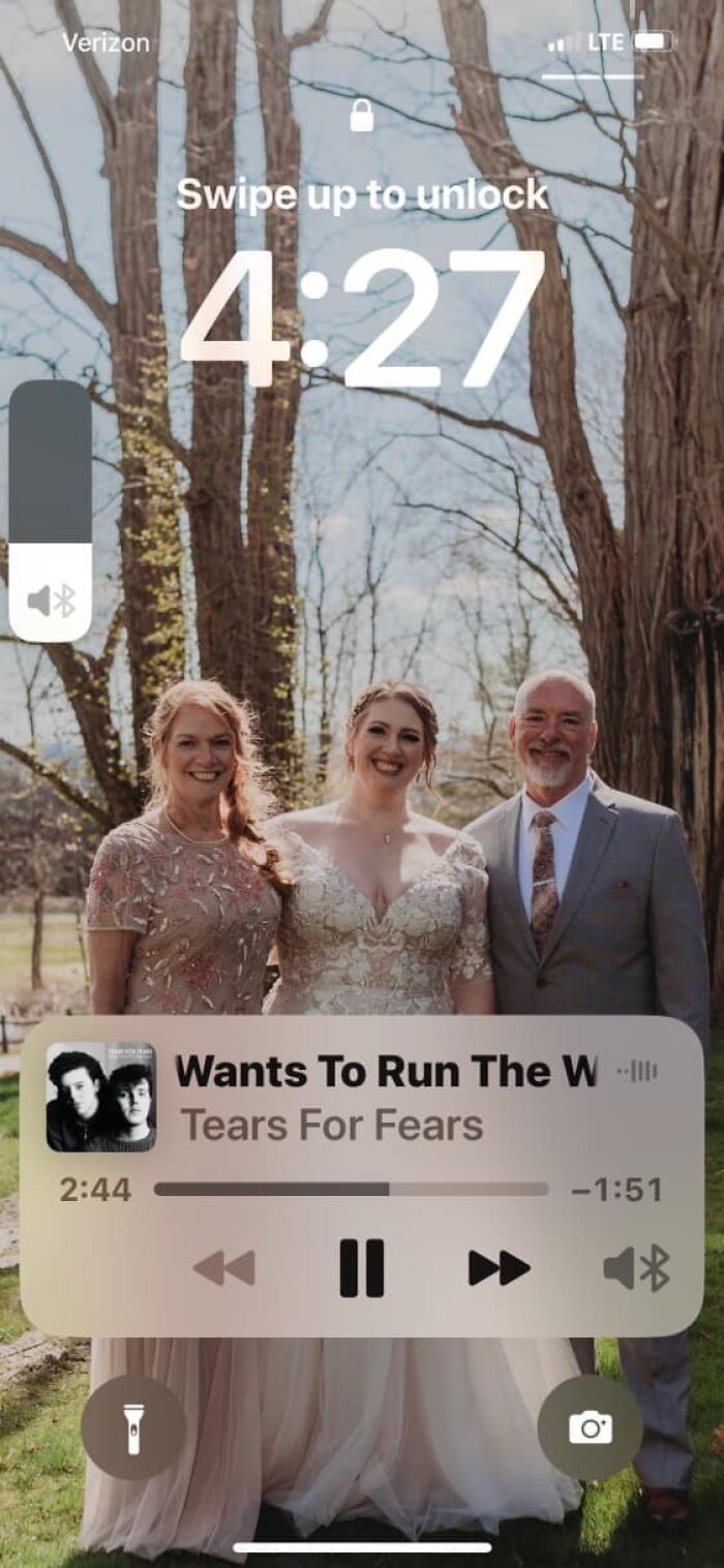 35 Times The Mandela Effect And Real-Life Glitches Creeped People Out (New Pics)