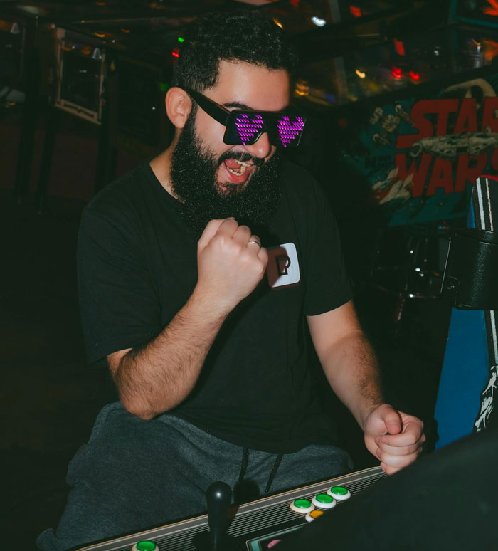 &ldquo;AITA For Telling A Friend&rsquo;s Friend He Couldn&rsquo;t Keep The &lsquo;Jackpot&rsquo; He Hit On My Slot Machine?&rdquo;