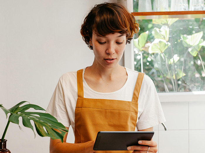 Pharmacist Is In For A Shock When Buyer Has A Normal And Standard Spelling Name, Even Gets Irate Pharmacist Is In For A Shock When Buyer Has A Normal And Standard Spelling Name, Even Gets Irate