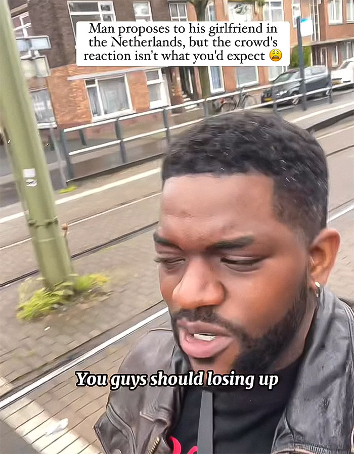 Man’s Public Proposal Goes Viral After The Crowd Awkwardly Ignores It Man’s Public Proposal Goes Viral After The Crowd Awkwardly Ignores It