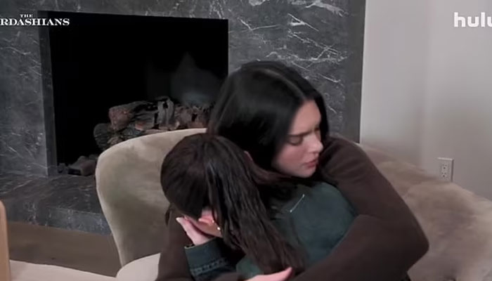 Kylie Jenner Breaks Down In Tears After Internet Trolls Mock Her Looks In Unedited Pics Kylie Jenner Breaks Down In Tears After Internet Trolls Mock Her Looks In Unedited Pics