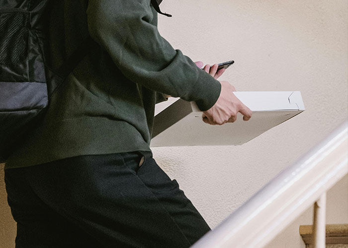 50 People Who Quit Their Job On The Spot Share What Did It For Them