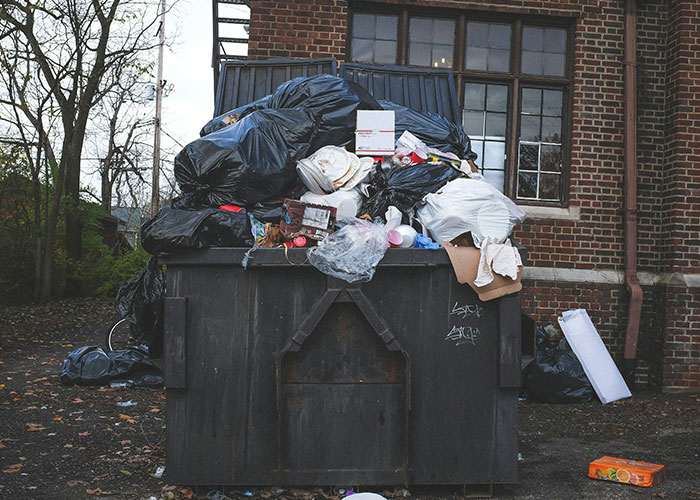 50 People Who Quit Their Job On The Spot Share What Did It For Them