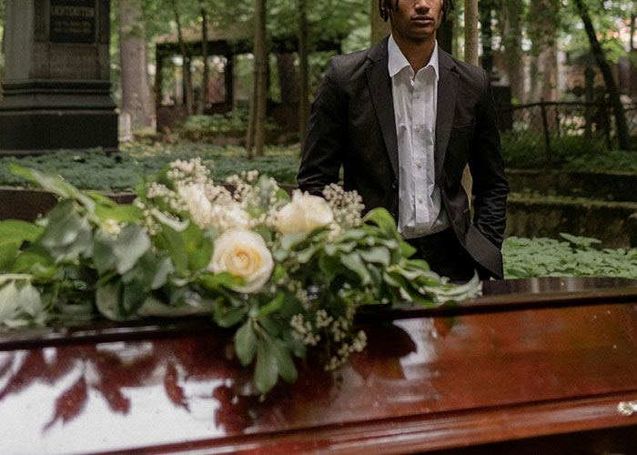 50 People Who Quit Their Job On The Spot Share What Did It For Them