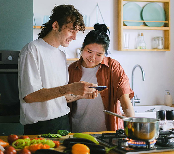 Husband Berates Wife Over Raisin Count In Oatmeal, Raises Online Outrage