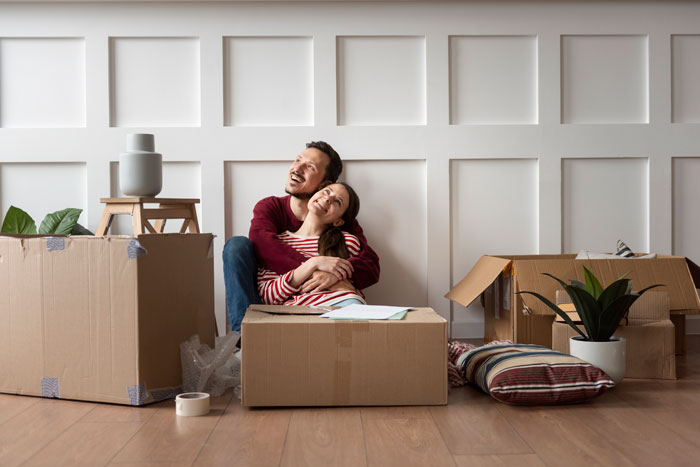 Guy Expects Wife To Handle House Move Alone Because He Booked A Guys' Trip In Advance Guy Expects Wife To Handle House Move Alone Because He Booked A Guys' Trip In Advance