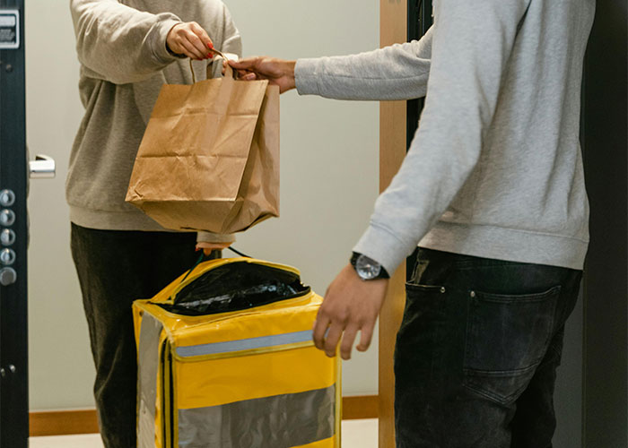 37 Red Flags Indicating You Should Immediately Leave The Restaurant