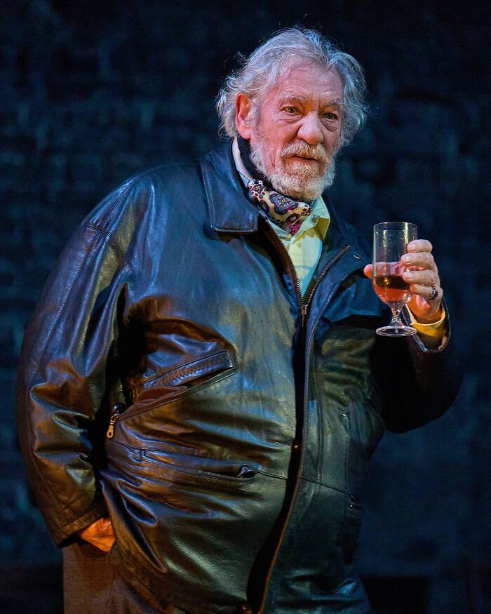 "Help Me, Help Me": Sir Ian McKellen Screams In Pain After Tumbling Off Stage During Performance