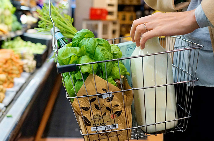 “How To Use And Repair Everything”: 40 Skills That Help People Thrive In Tough Times