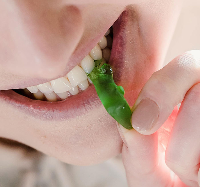 "Doesn’t Make Sense": 40 Social Etiquette Rules That People Want To See Gone