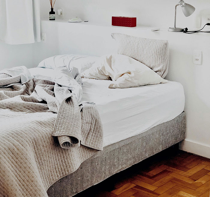 "Flying On A Tight Schedule": 30 Risky Things That People Refuse To Do Anymore