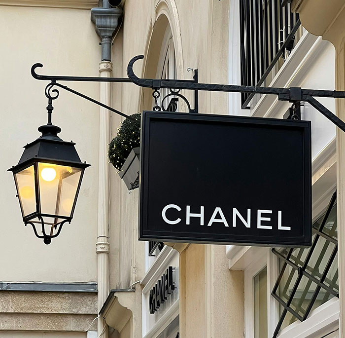 "Flying On A Tight Schedule": 30 Risky Things That People Refuse To Do Anymore