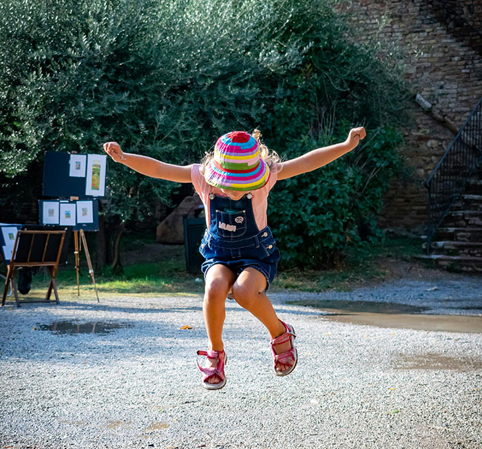 "Flying On A Tight Schedule": 30 Risky Things That People Refuse To Do Anymore