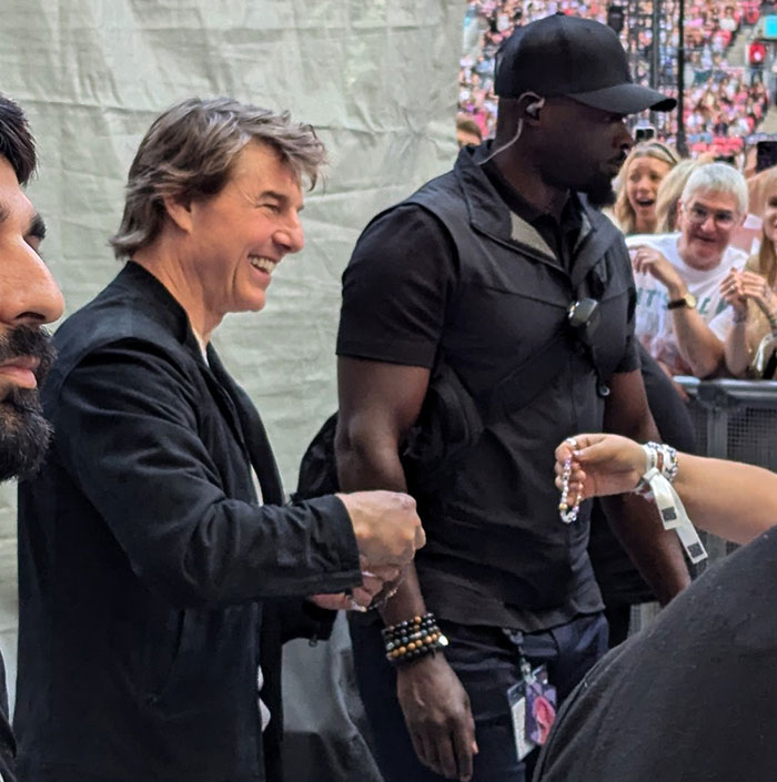 Suri Cruise Drops Tom's Last Name At Graduation As He Skips It For Taylor Swift Concert