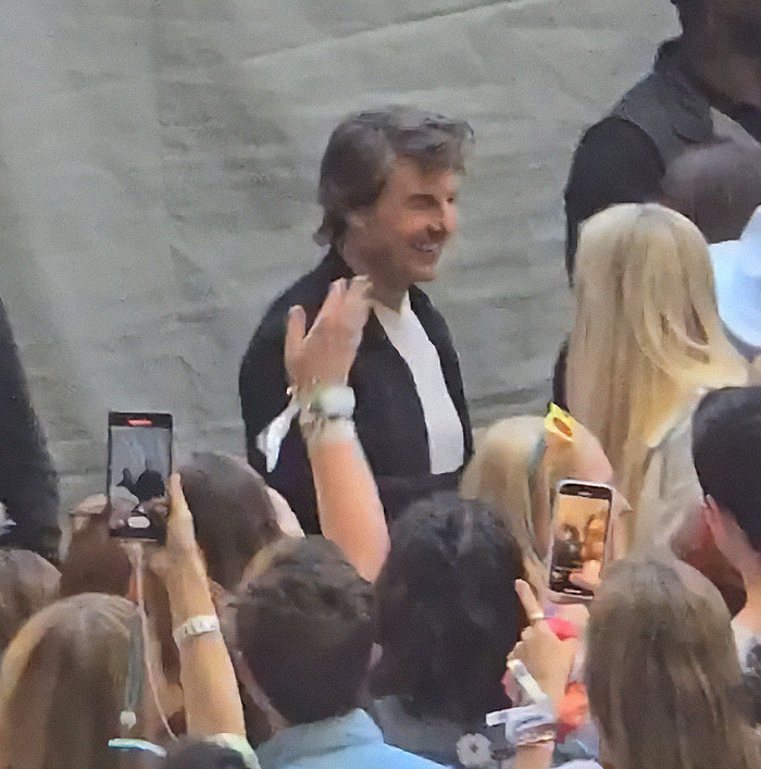 Suri Cruise Drops Tom's Last Name At Graduation As He Skips It For Taylor Swift Concert