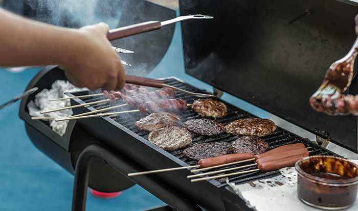 Mom Accidentally Causes Drama At BBQ When She Gives A Burger To Son Who Wasn’t Given One