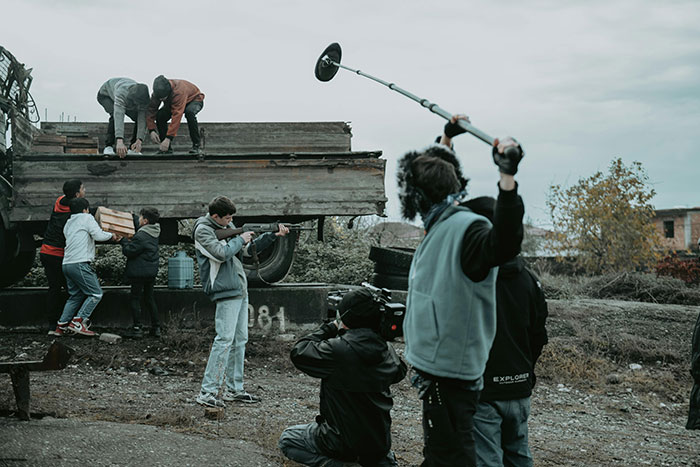 30 Normalized Things In Movies And TV That Rarely Happen In Real Life, If At All