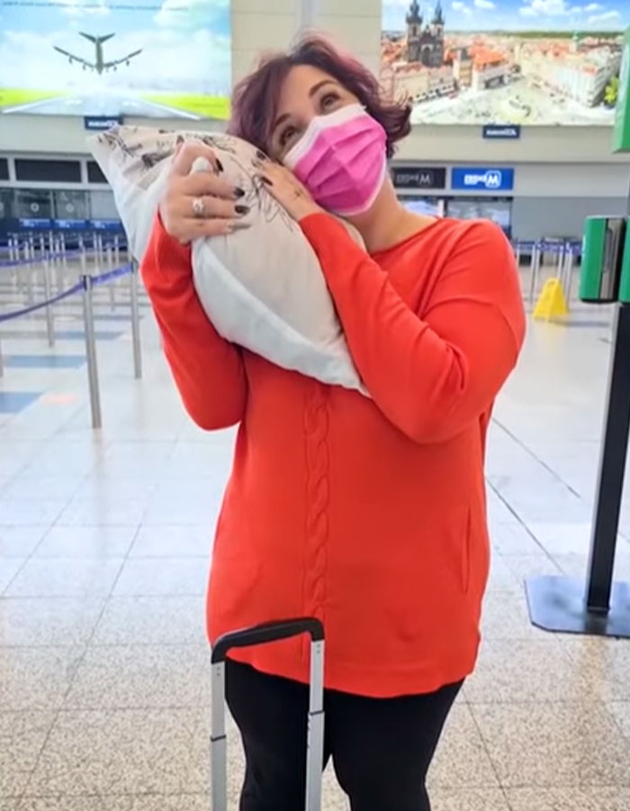 “Stop Letting Social Media Give You Tips”: Passenger’s Attempt To Get Clothes On Plane Backfires “Stop Letting Social Media Give You Tips”: Passenger’s Attempt To Get Clothes On Plane Backfires