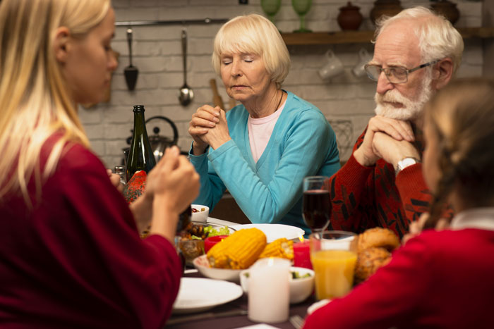 Woman Protects Entitled Sister&rsquo;s BF From &ldquo;Intervention&rdquo; By Telling Him To Skip Dinner With Her