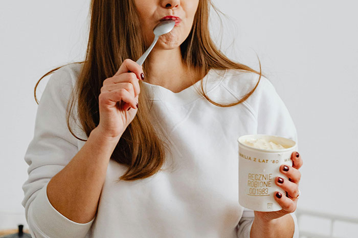 33 People Who Don’t Drink Or Smoke Share How They Cope